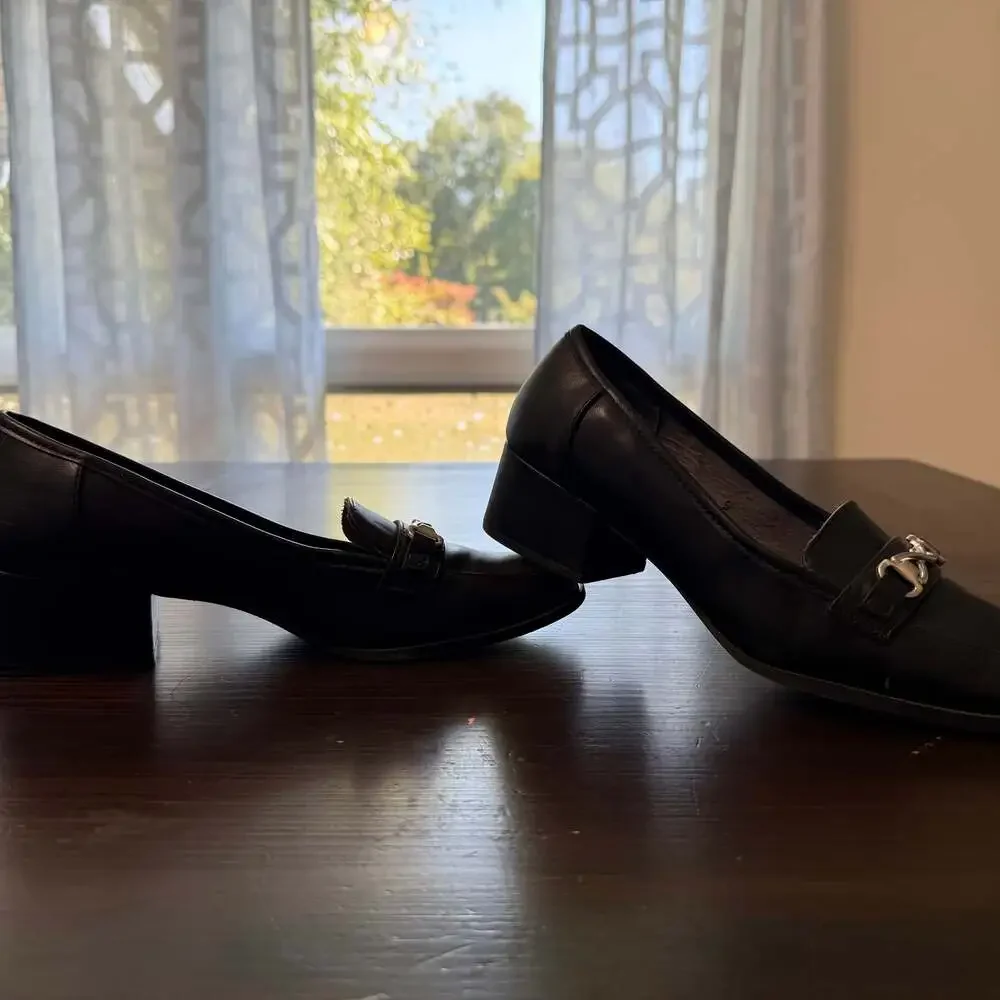 Adrienne Vittadini black Dress‎ Loafers 8.5 Like New